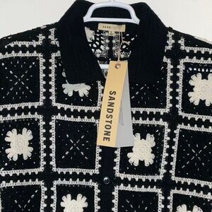 CROCHET KNIT PATCHW ORK BLCK WHITE SQUARE ROSETTES BUTTON SHIRT SANDSTONE L NWT